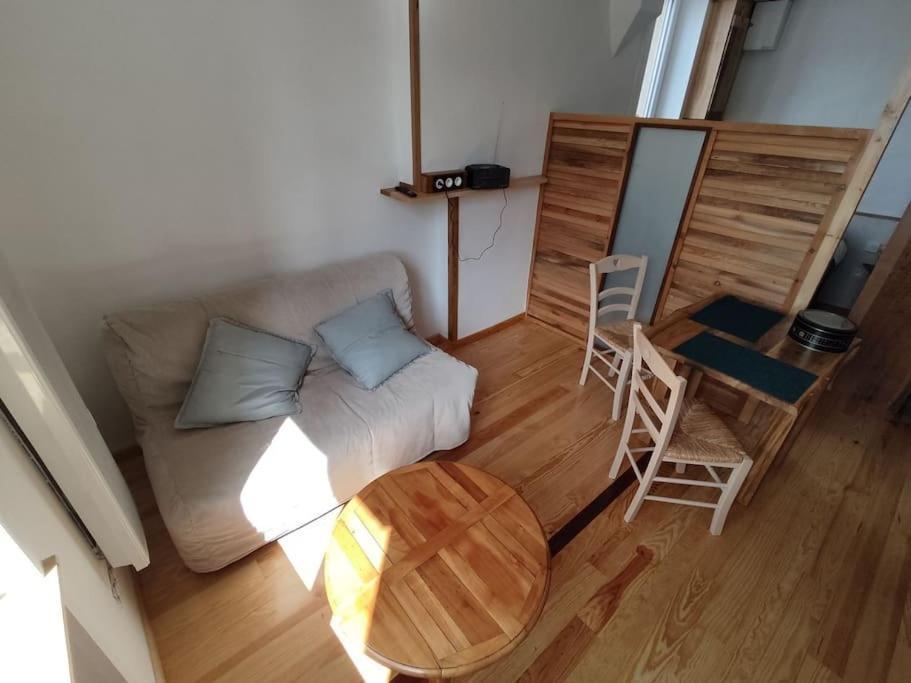 Studio Sympa Avec Petit Dejeuner Entre Canal Et Loire Roanne Kültér fotó