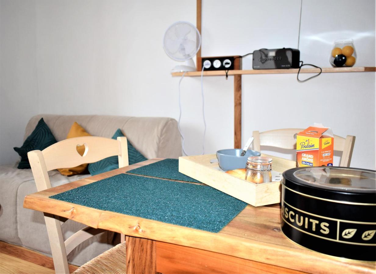 Studio Sympa Avec Petit Dejeuner Entre Canal Et Loire Roanne Kültér fotó